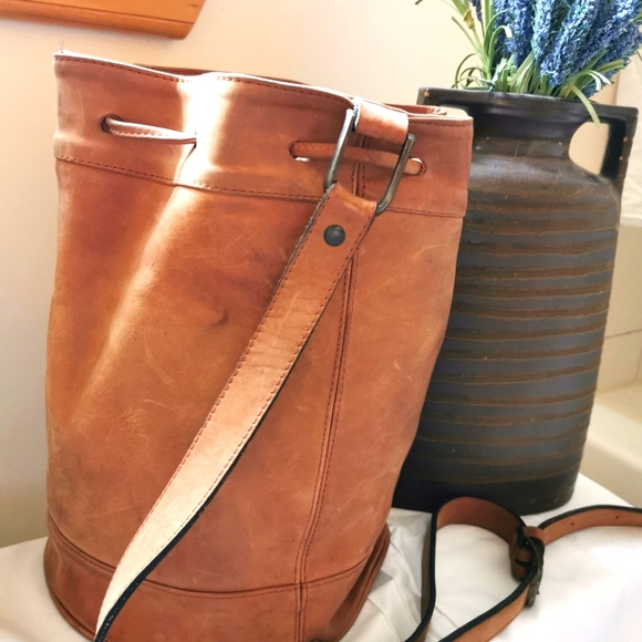 Thick leather over shoulder, tan leather - Picture 1 of 15